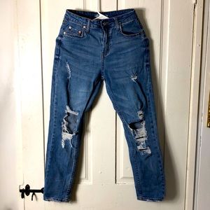 Hugh rise destructed mom jeans EUC! 00